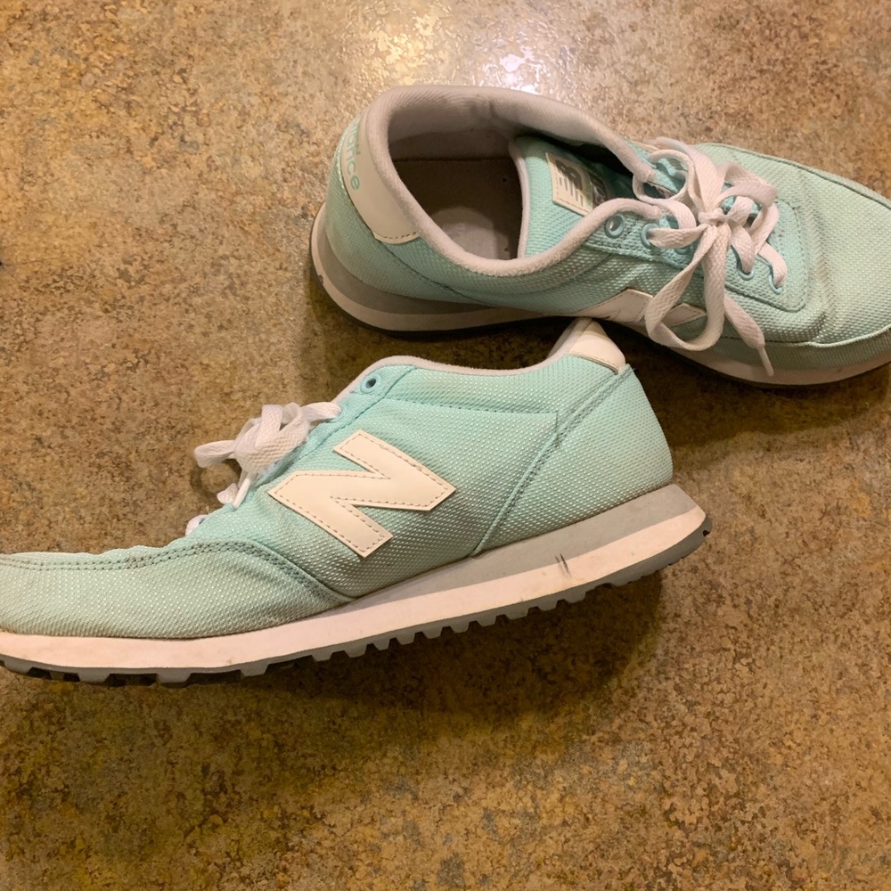 501 Blue New Balance size 9